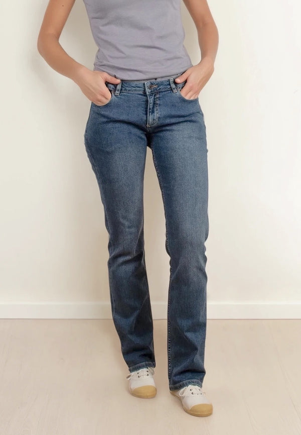 JOAN | Nachhaltige Straight Fit Damenjeans aus Bio-Denim in Mid Indigo