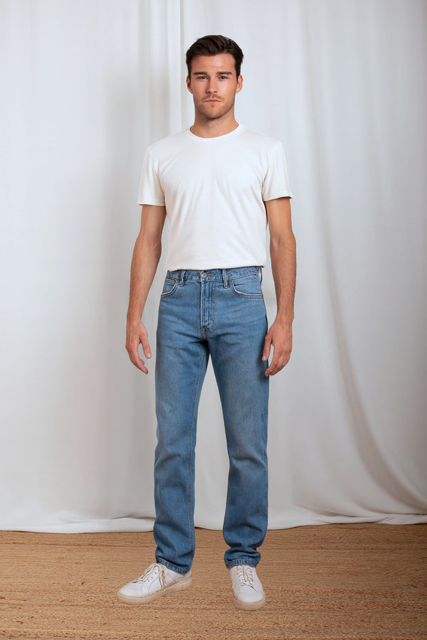 Nachhaltige Straight Fit Herrenjeans aus 100% Baumwolle in Mid Indigo