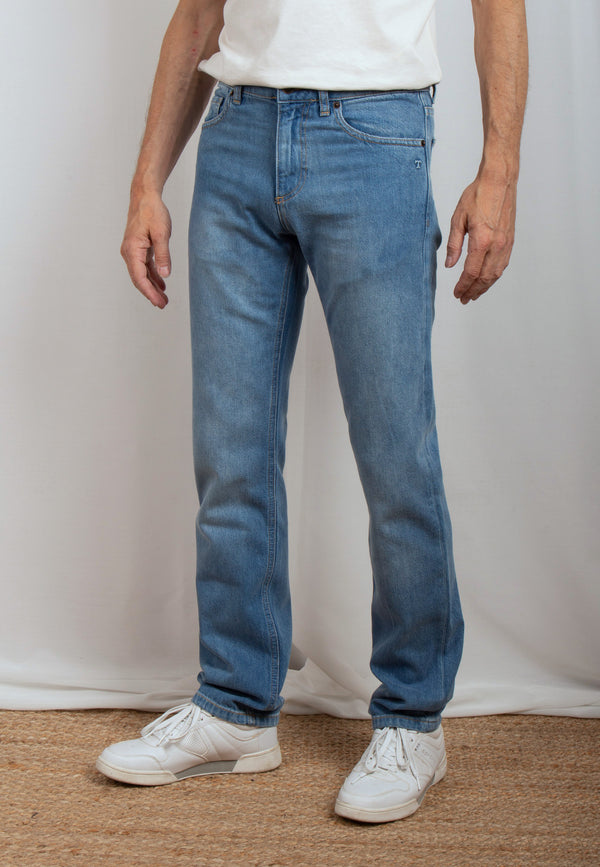 Nachhaltige Straight Fit Herrenjeans aus 100% Baumwolle in Mid Indigo